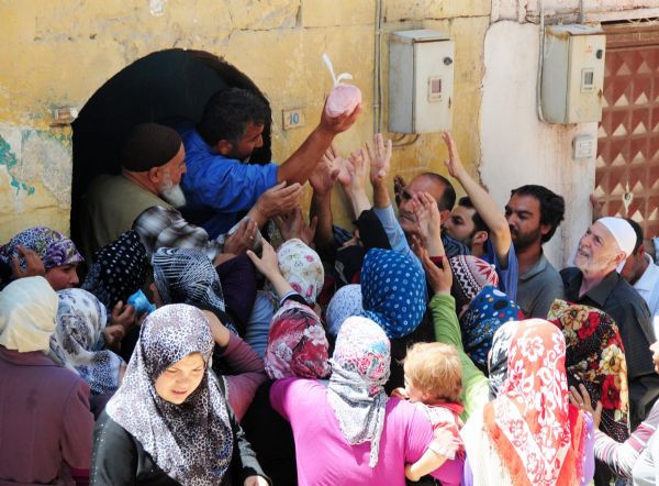 1 kilo et ve 1 kilo bulgur için izdiham - Resim: 1