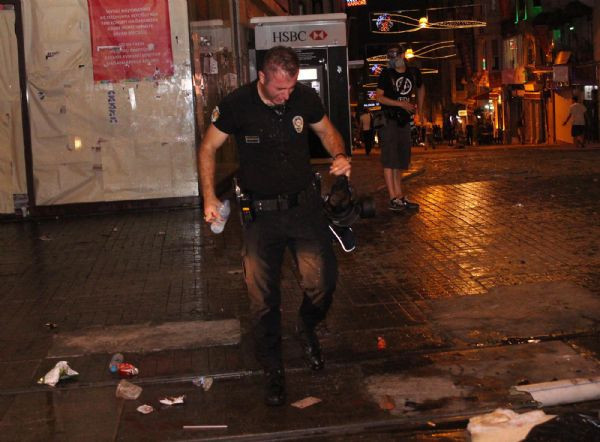 Taksim'de polis müdahalesi - Resim: 4