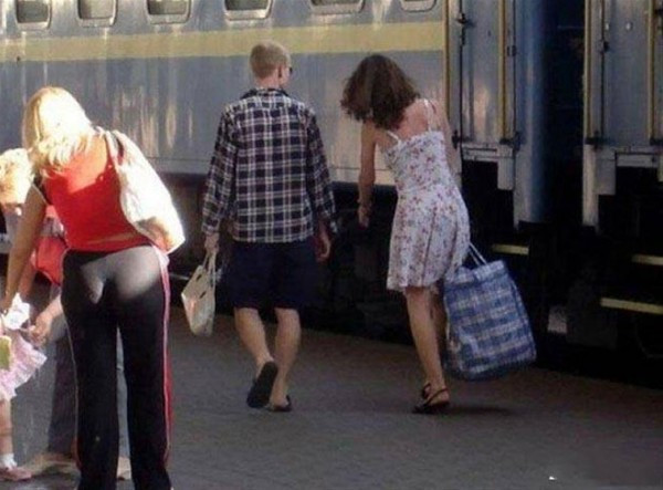 Kadın herkese rezil oldu o ise sadece izledi - Resim: 1