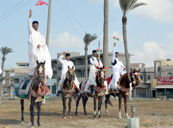 Erdoğan'ı alnından öptü - Resim: 2