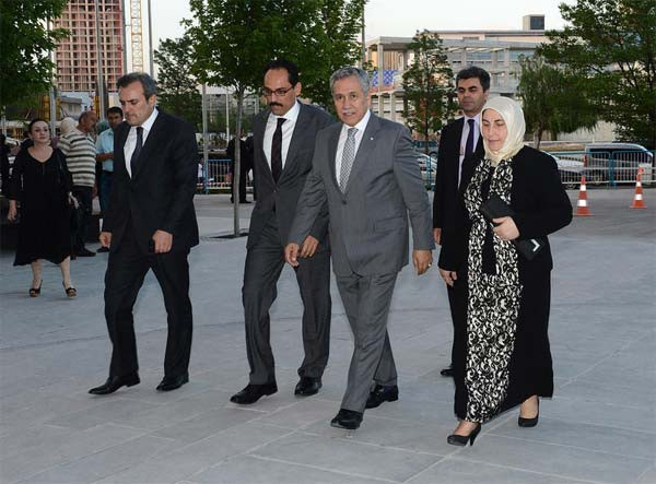 Devletin zirvesini buluşturan nikah - Resim: 3