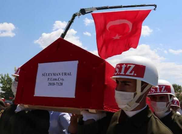 Şehit Uzman Çavuş Süleyman Ural gözyaşları içinde son yolculuğuna uğurlandı - Resim: 3