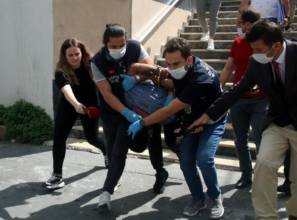 Bağcılar'da polisin şehit olması olayına karışan bir şüpheli adliyeye sevk edildi - Resim: 4