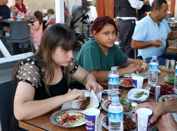 Gaziantep'te kampanya başlattı! Aşı olanlara ücretsiz: Çok sayıda kişi akın etti - Resim: 1