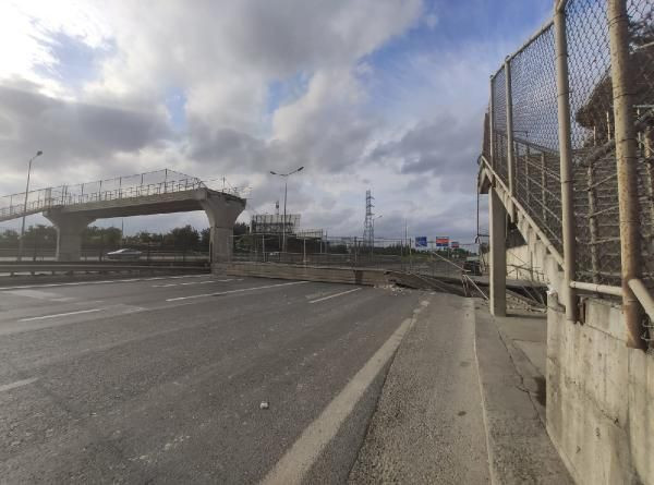Dehşet anları! Eyüpsultan'da üst geçit çöktü yol trafiğe kapatıldı - Resim: 4