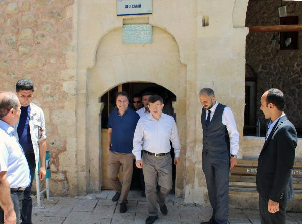 Erdoğan yemin ederken Davutoğlu ve Babacan bakın neredeymiş? - Resim: 1