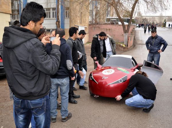 Üniversiteliler otomobil üretti! - Resim: 2