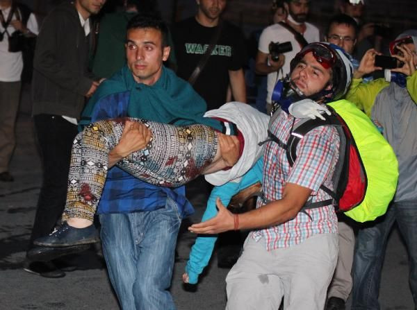 Yere çöküp dua etti - Resim: 4