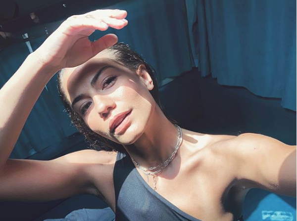 Can Yaman'la ayrıldıkları söylenen Demet Özdemir'den manidar paylaşım - Resim: 2