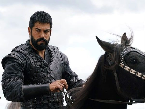 Kuruluş Osman dizisinin yıldızı Burak Özçivit yaptığıyla herkesin gönlünü kazandı - Resim: 2