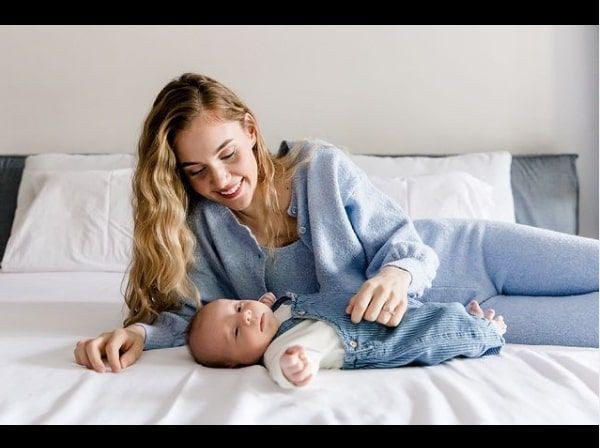 Berfu Yenenler Eser Yenenler'e sitem etti taze anne ipleri eline aldı - Resim: 2