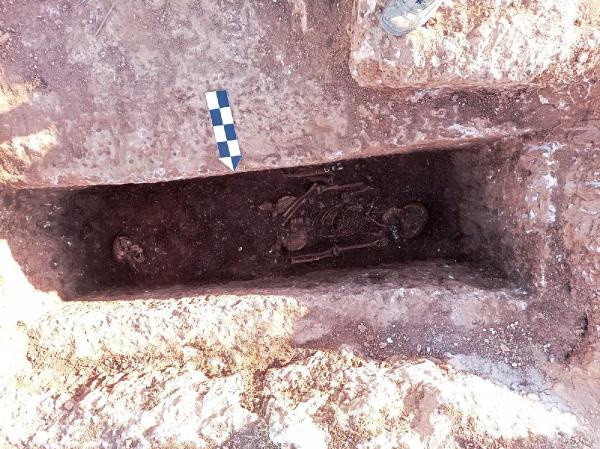 1500 yıllık! Adıyaman'da kazılarda ortaya çıktı: Taşlarla çevrilmiş - Resim: 0