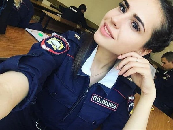 Hepsi bir numara olmak için çabalıyor! İşte Rusya'nın en seksi polisleri - Resim: 3