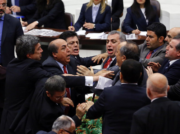 Meclis'te fotoğraf kavgası - Resim: 4