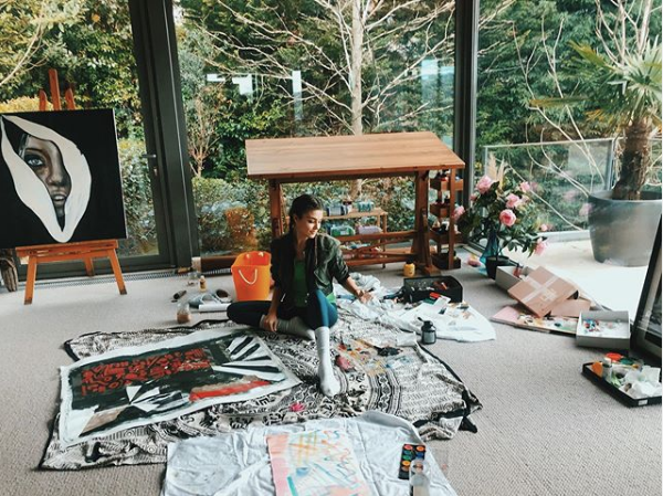 Hande Erçel ablası Gamze Erçel'in kızı Mavi ile fotoğraf paylaştı Instagram yıkıldı - Resim: 4