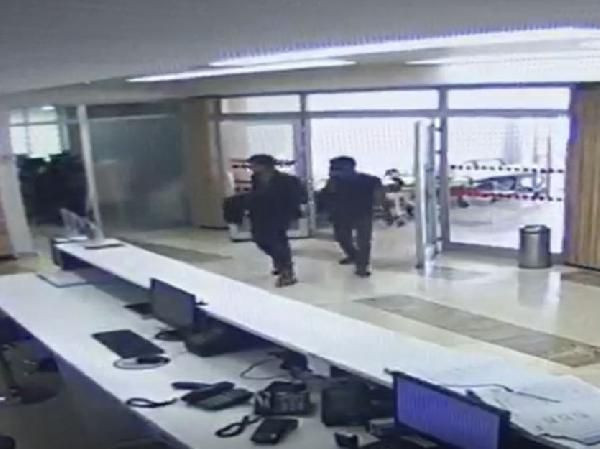 Kağıt toplayıcısı kardeşler çöpte bebek buldu! Montlarına sarıp hastaneye getirdiler - Resim: 3