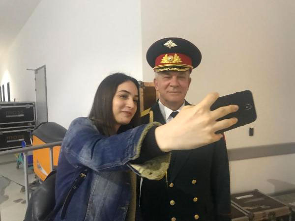 AK Parti Ataşehir adayı İsmail Erdem liseli Begüm'ün hayalini gerçekleştirdi - Resim: 0