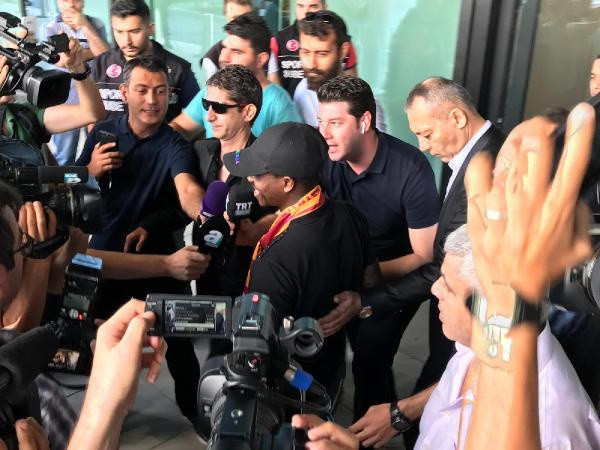 Galatasaray'ın yeni transferi Jean Michael Seri İstanbul’da - Resim: 0