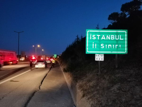 İstanbul'da karşıdan karşıya geçmek isteyen adam feci şekilde can verdi! - Resim: 0