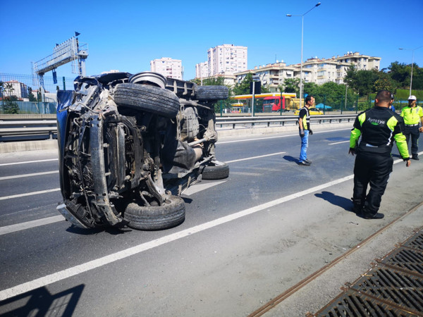 Avrasya Tüneli'nde kaza! Trafiğe kapatıldı - Resim: 0