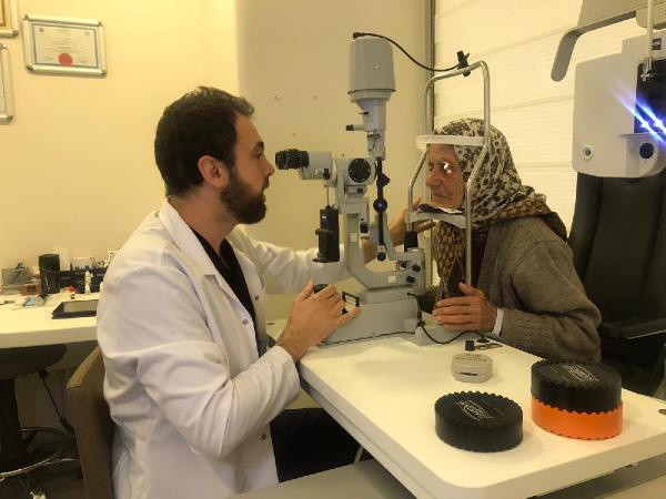 92 yaşındaki Hayriye nine 7 yıl sonra yeniden görüyor - Resim: 1