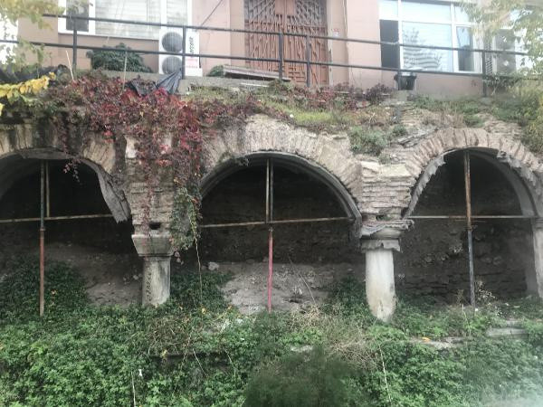 Beyazıt'ta 1600 yıllık sarnıca metal ayak desteği - Resim: 0