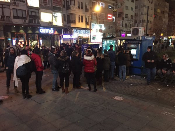 Eskişehir'de suya yüzde 60 zam vatandaşlar su noktalarına akın etti - Resim: 0