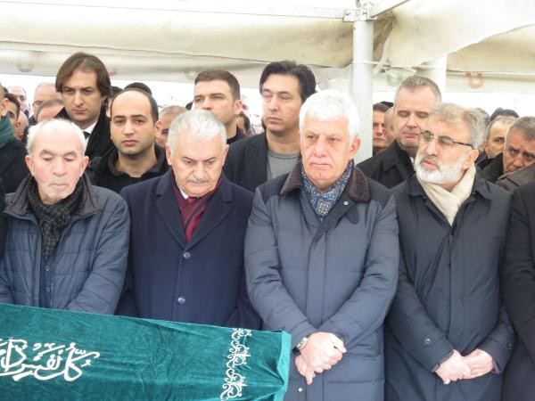 Erol Olçok'un annesi Asiye Olçok son yolculuğuna uğurlandı - Resim: 0