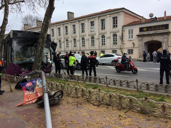 Beşiktaş'ta belediye otobüsü dehşet saçtı - Resim: 1