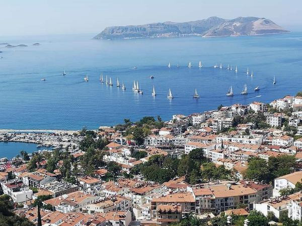 Ömer Çelik'ten Yunanistan'a Meis Adası tepkisi: Korsanlar silah doğrultmak akılsızlıktır - Resim: 0