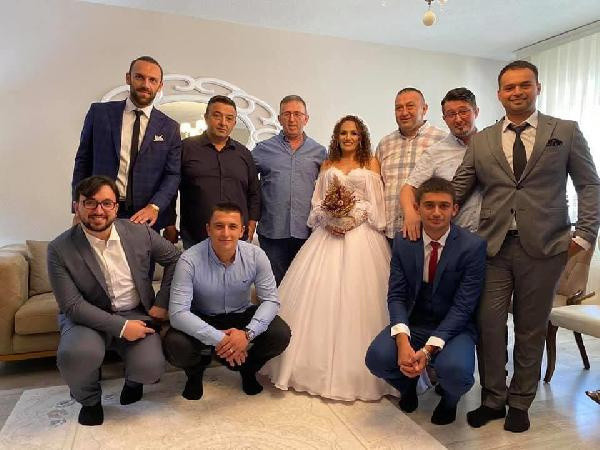 Vedat Muriç kız kardeşini evlendirdi - Resim: 0