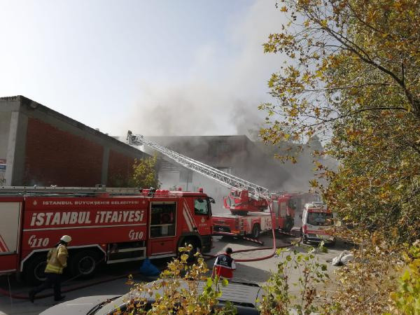 İstanbul'da hareketli dakikalar! Bir anda oldu küle döndü - Resim: 0