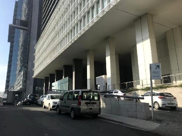 Son dakika Şişli'de lüks rezidansta silahlı saldırı! En az 3 kişi vuruldu - Resim: 0