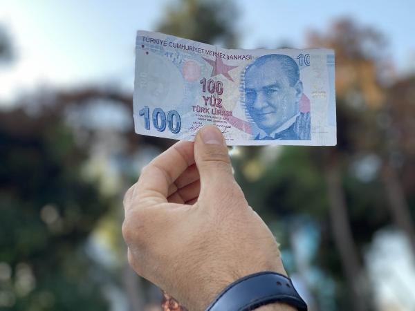 Samsun'da paradaki hatayı fark eden genç gözlerine inanamadı! Binlerce liraya satışa çıkardı - Resim: 0