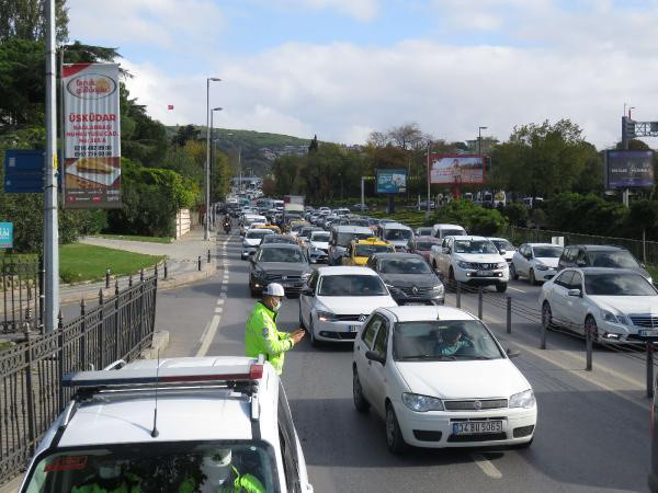 15 Temmuz Şehitler Köprüsü trafiğe kapatıldı! Nedeni Formula 1 yarışlarının tanıtım çekimleri... - Resim: 0