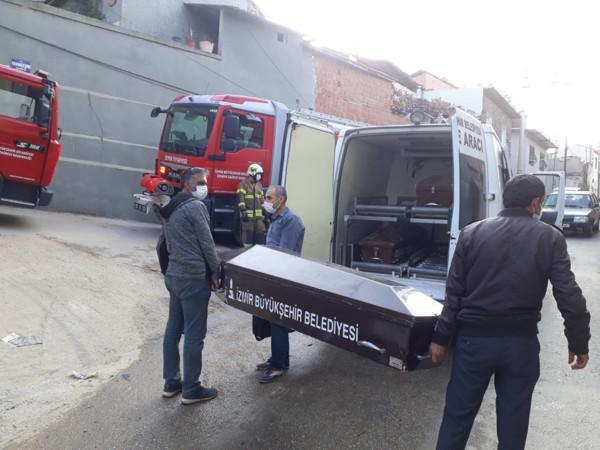 İzmir'de 71 yaşındaki adam yanarak hayatını kaybetti - Resim: 0