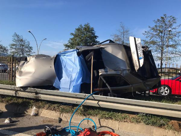 Trabzon'da korkunç kaza! Çocuklar yola savruldu Duygu hayatını kaybetti - Resim: 0