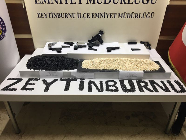 İstanbul'da ele geçirildi piyasa değeri 1 milyon TL! Kuru kafa şeklinde - Resim: 0