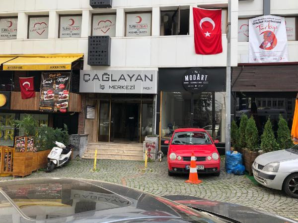 Kocaeli'de eski sevgili dehşet saçtı! Genç kız ofisten koşarak kaçtı - Resim: 0
