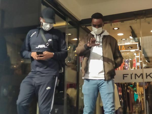 İstanbul'da takside 300 bin Euro unuttu 50 Euro ödül verdi! Kim olduğu ortaya çıktı - Resim: 0