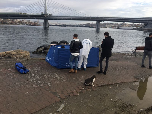 İstanbul'da denizde gören şok oldu! Polise haber verdiler - Resim: 0