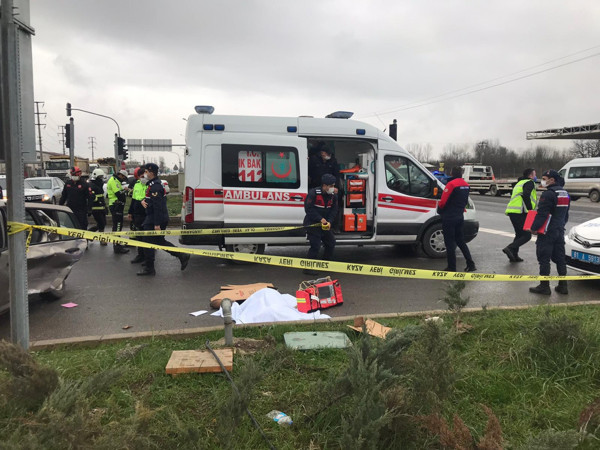 Düzce'de feci kaza! Ambulans kaza yaptı: Ölü ve yaralılar var - Resim: 0