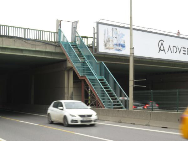 Kadıköy'de gören bir daha baktı! Kimse anlam veremedi - Resim: 0