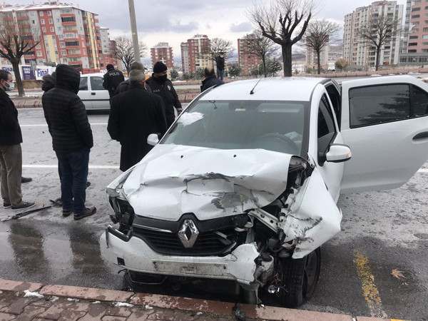 Kayseri'de pes dedirten vicdansızlık! Araçtan fırladı yol ortasına savruldu - Resim: 1