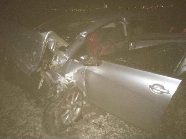 Niğde'de otomobil istinat duvarına çarptı: 3 kişi öldü - Resim: 0