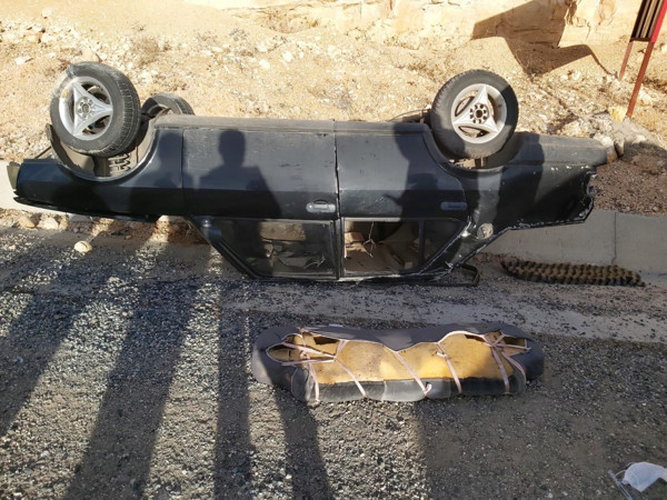 Siirt'te lastik patlayınca otomobil kontrolden çıktı takla attı! Yaralılar var - Resim: 0