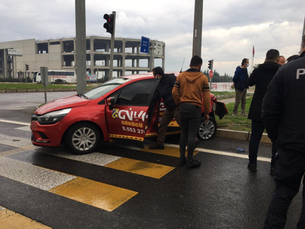 Aydın'da feci kaza! TIR sürücü adayının aracına çarptı: Yaralılar var - Resim: 0