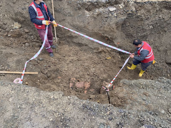 Düzce'de İSKİ kazısında ortaya çıktı çalışma durduruldu! İnceleme başlatıldı - Resim: 0