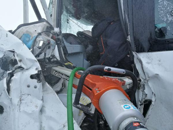 Bitlis'te iki minibüs kafa kafaya çarpıştı! 17 yaralı var - Resim: 0