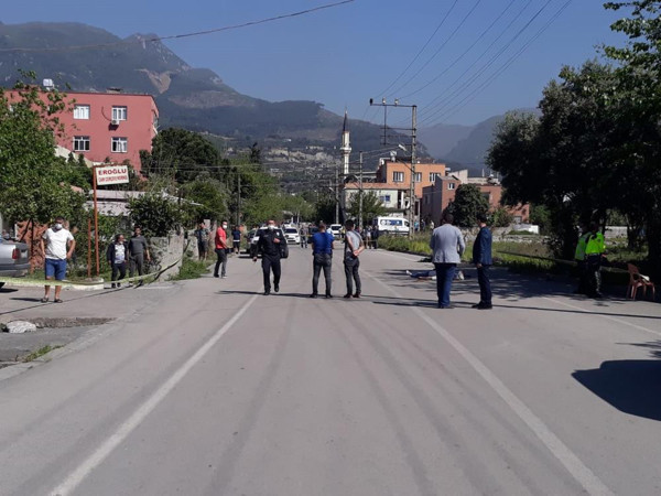 Hatay'da öfkeli adam dehşet saçtı kavganın sebebi şok etti: 2 ölü 3 yaralı - Resim: 0